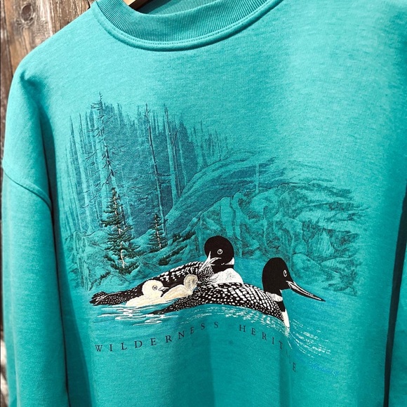 SOLD!Northern Reflections Sweatshirt - Picture 4 of 5